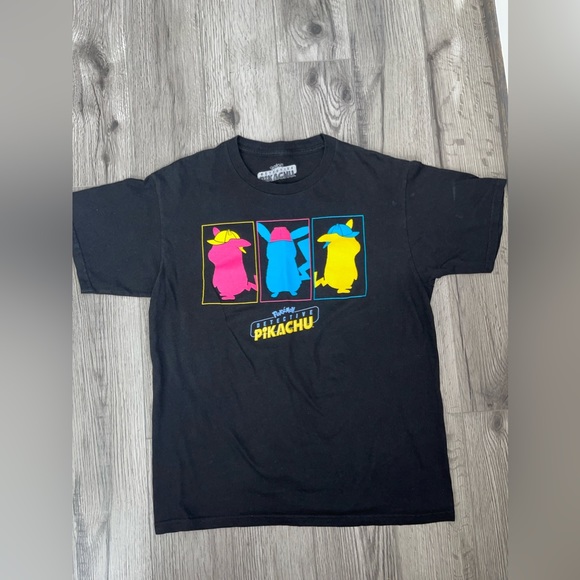 Pokemon “Detective Pikachu”‎ Men’s Size Medium - Picture 1 of 3
